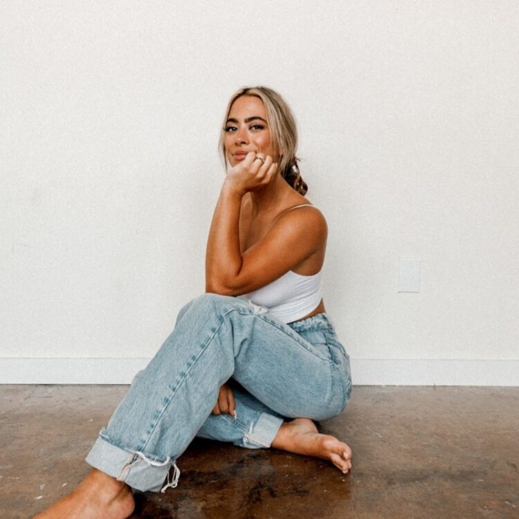 lydia thompson feet 5