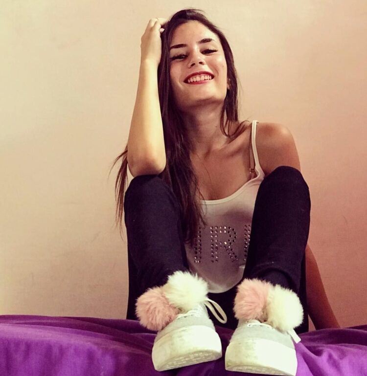 lyna vallejos feet 6