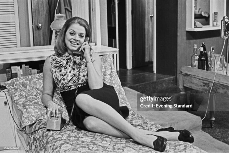 lynda baron feet 1
