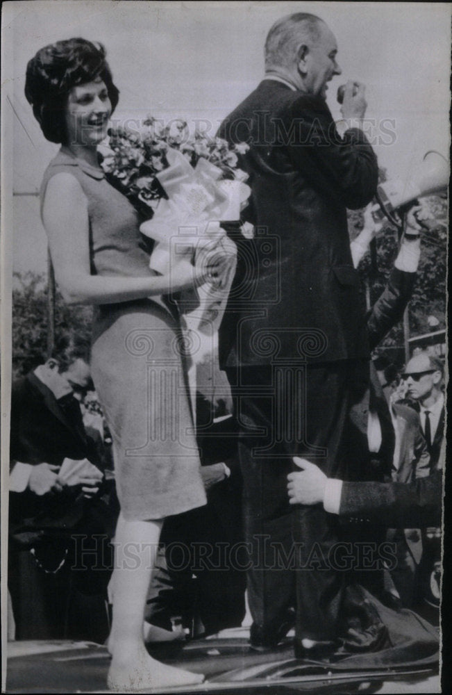 lynda bird johnson robb feet 5