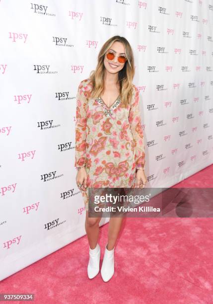 lynette cenee feet 5