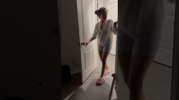 lynette marie yoder feet 3