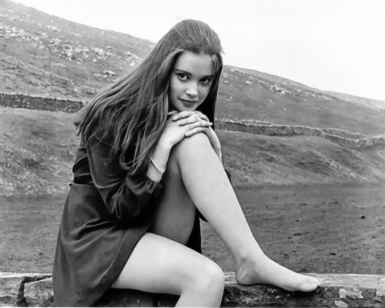 lynne frederick feet
