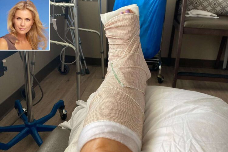 mackenzie axford feet 4