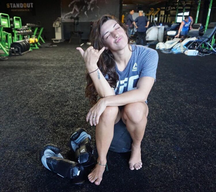 mackenzie dern feet