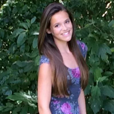 madalyn sterne feet 1