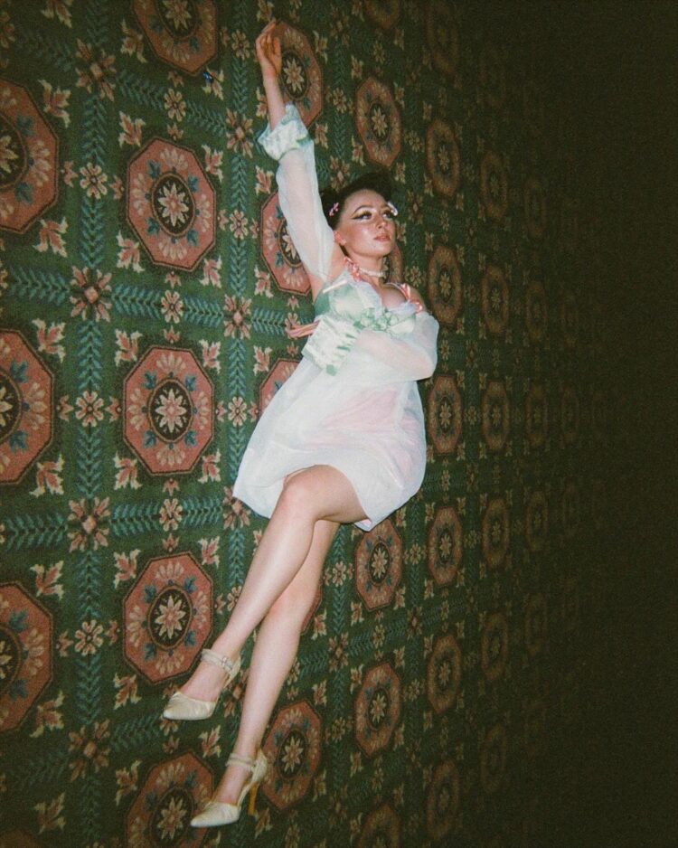 maddy ellwanger feet