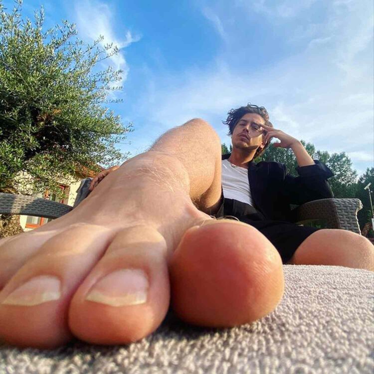 madelaine urrea feet 1