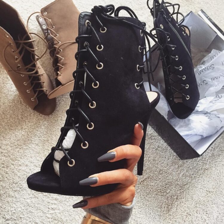 madeleine bitici feet 5