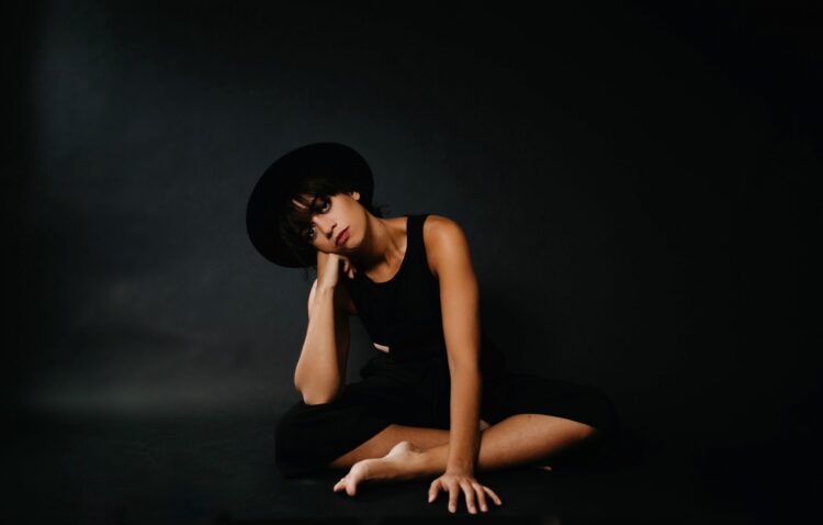 madeleine edwards feet 3