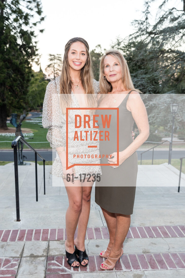 madeleine lucas feet 1