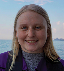 madeleine lucas feet 3