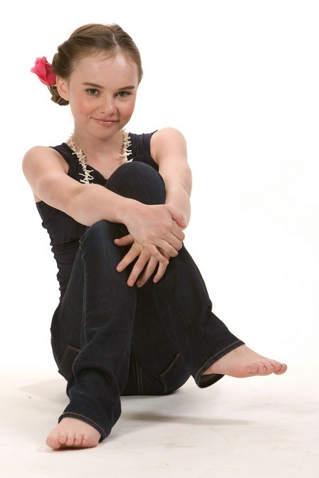 madeline carroll feet 6