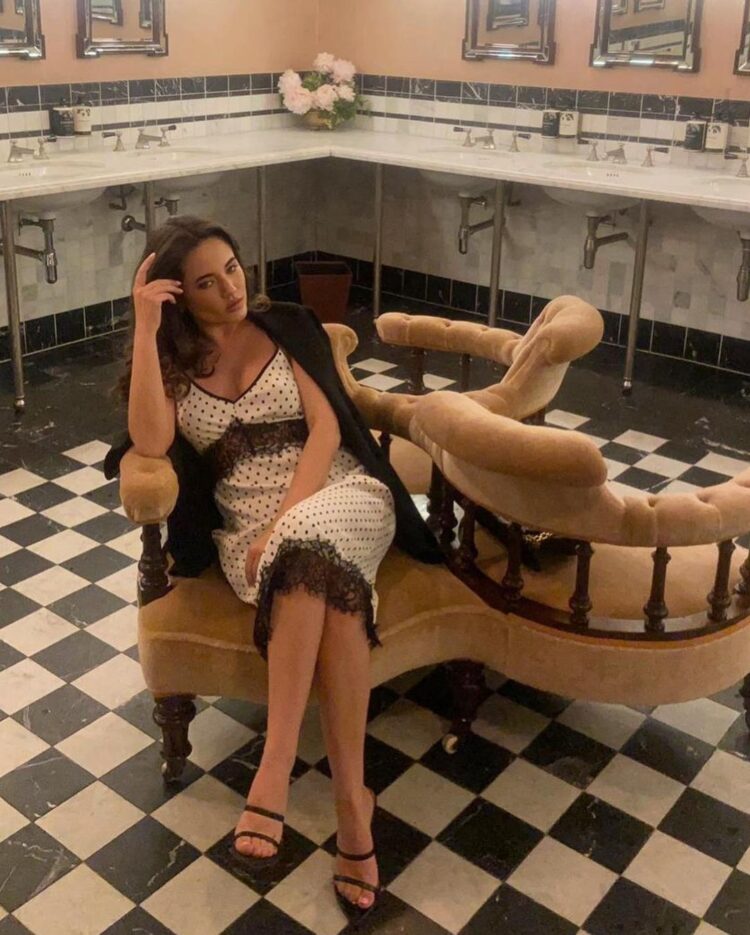 madeline duggan feet 5