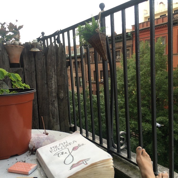 madeline weinstein feet 3