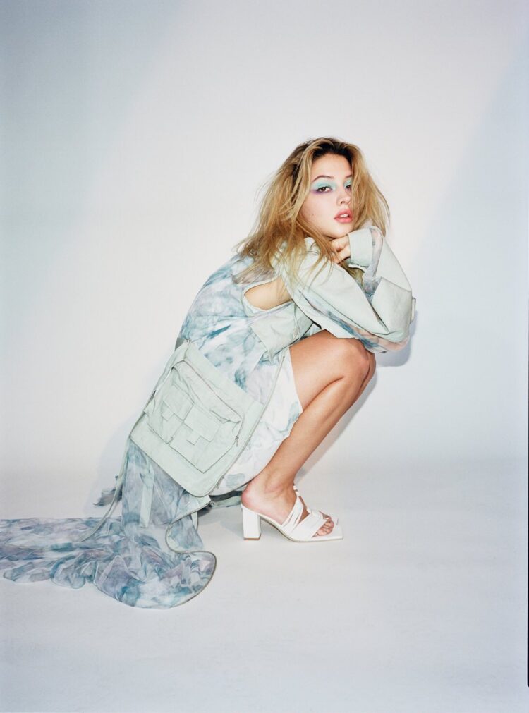 madelyn cline feet 1