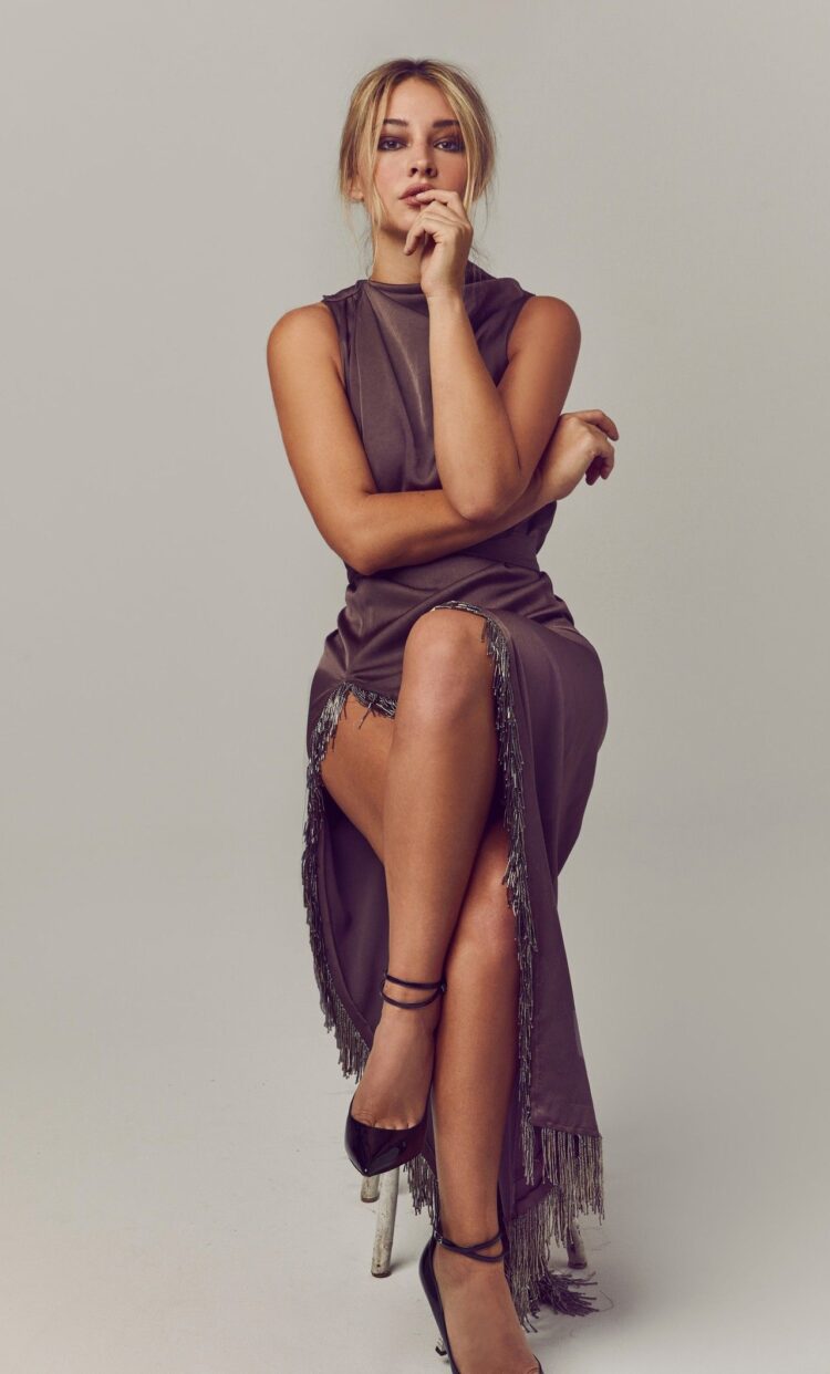 madelyn cline feet 4