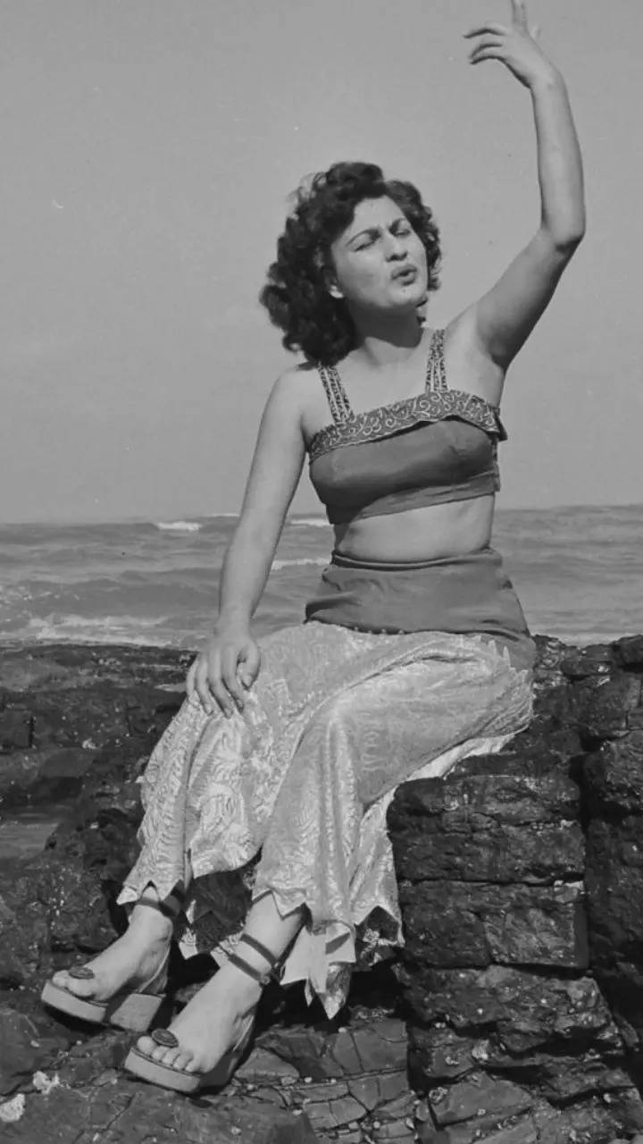 madhubala feet 6