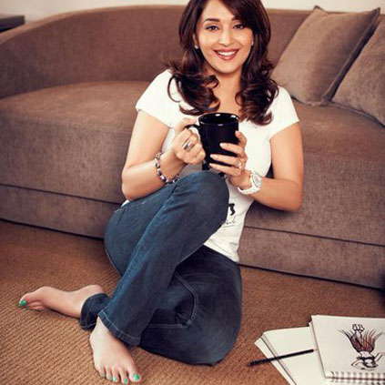 madhuri dixit feet 3