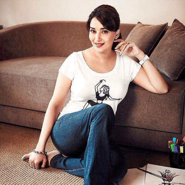 madhuri dixit feet 5