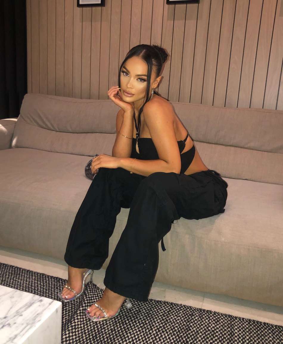 madison sarah knowles feet 1