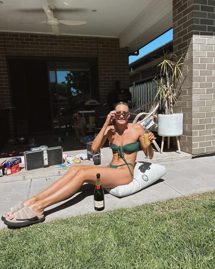 madison wilson feet 4