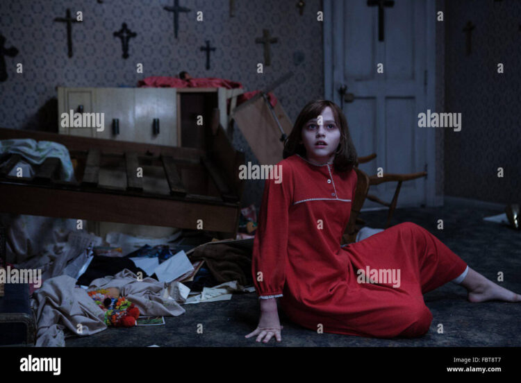 madison wolfe feet 6