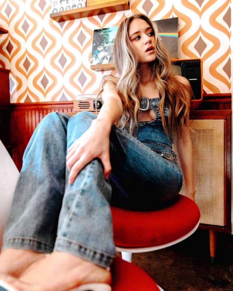 mads lewis feet 6