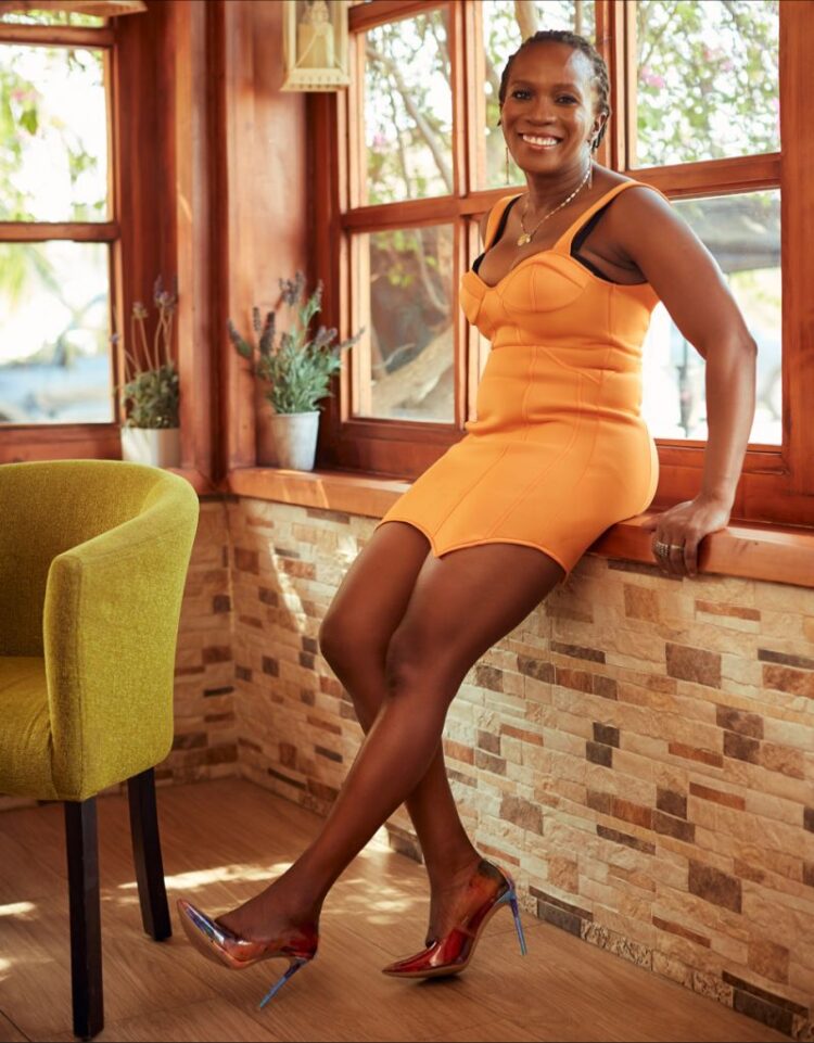 mae elizabeth gurene feet 5