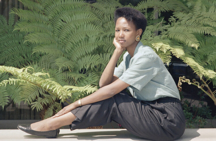 mae jemison feet 5