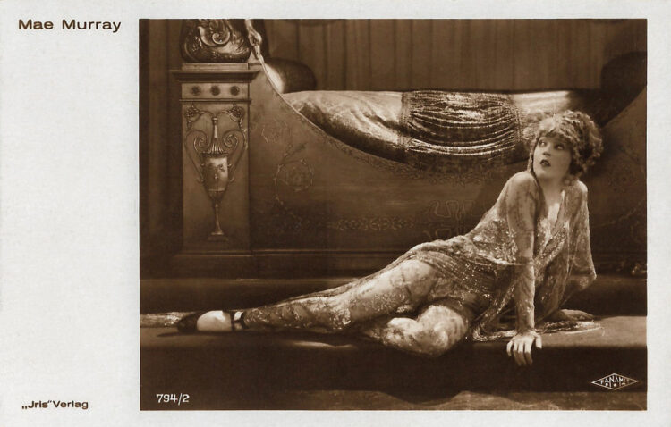 mae murray feet 4