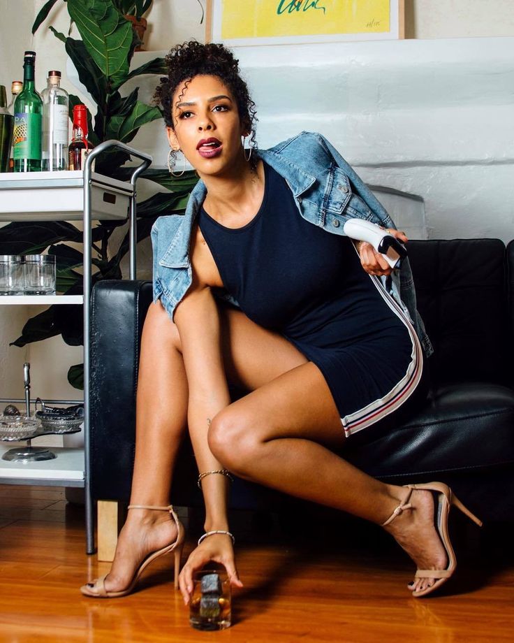 maemae renfrow feet 3