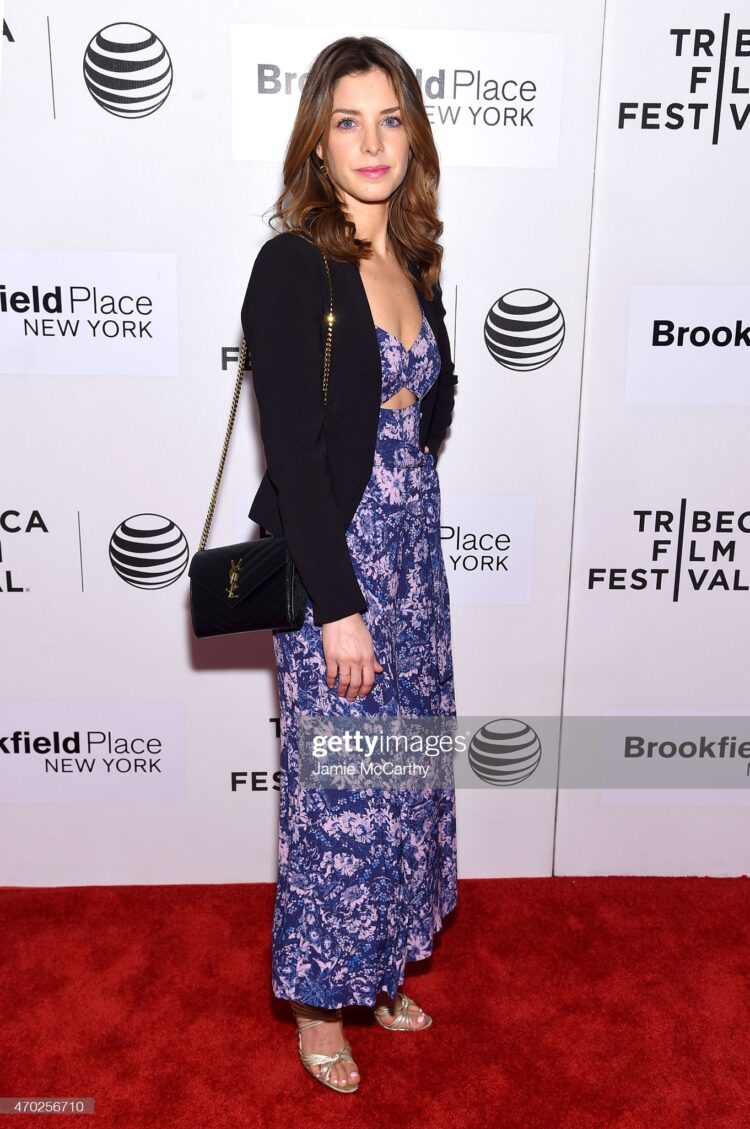 maggie castle feet 3