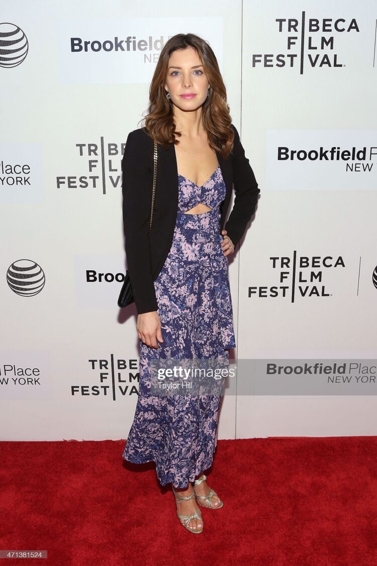 maggie castle feet 4