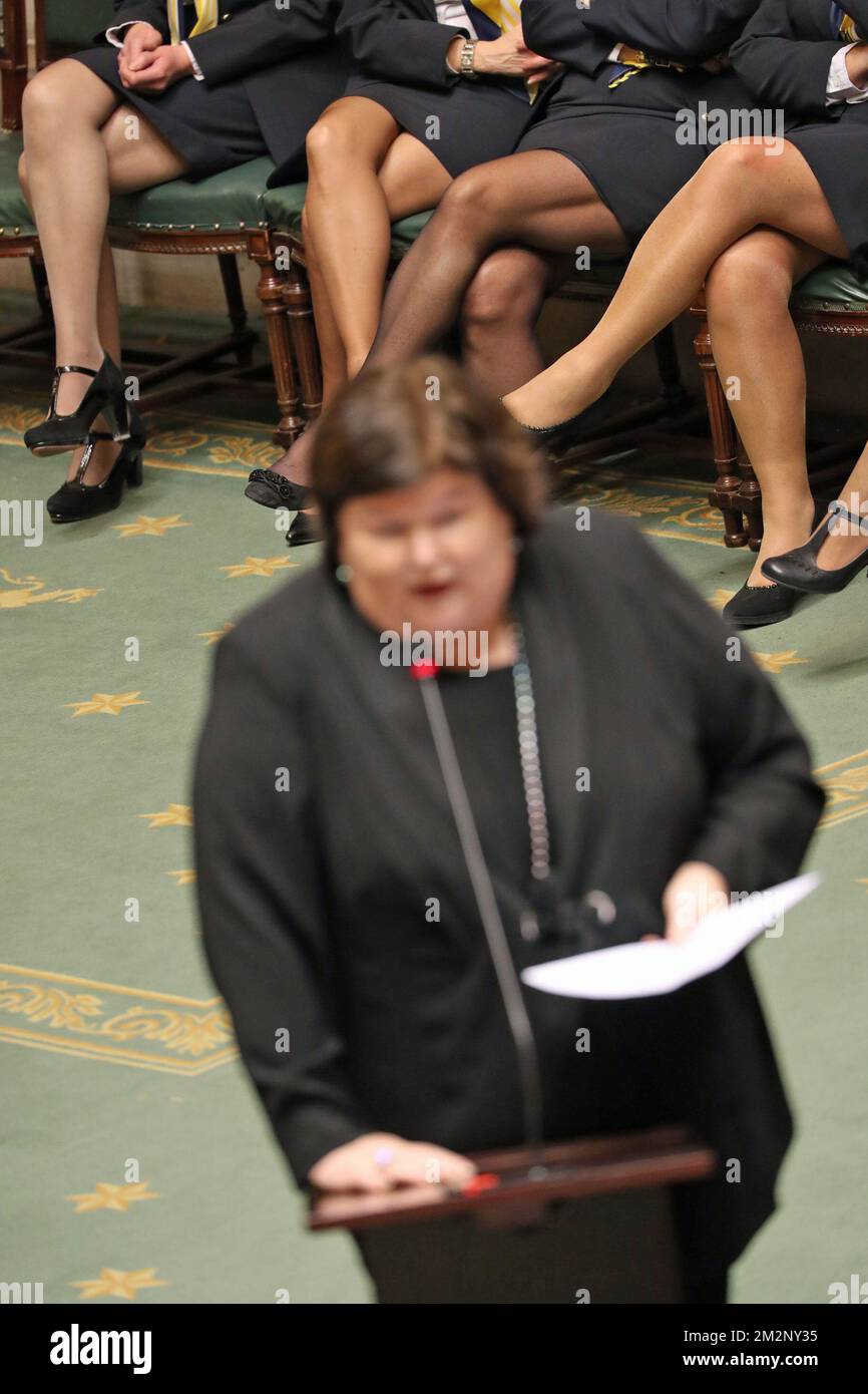 maggie de block feet 6