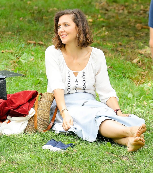 maggie gyllenhaal feet 5