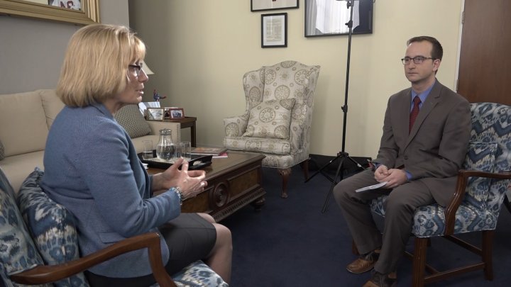 maggie hassan feet 3