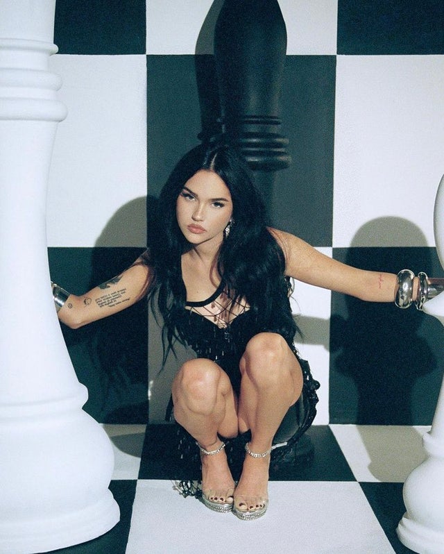 maggie lindemann feet