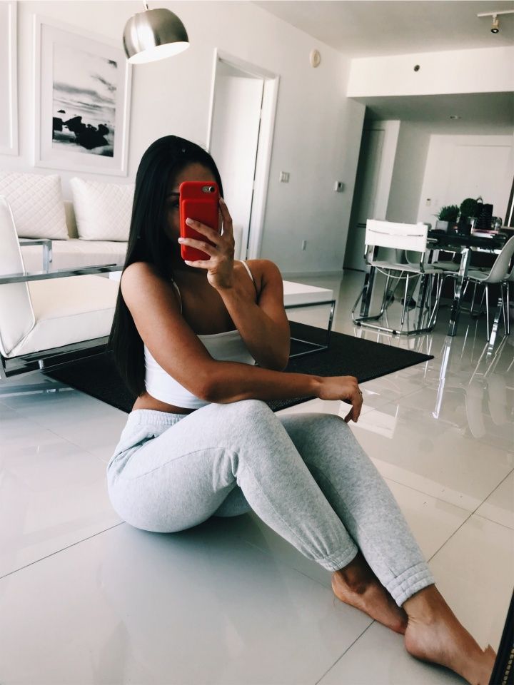 maggie macdonald feet