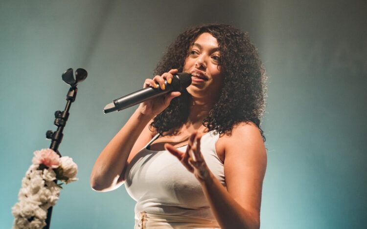 mahalia burkmar feet