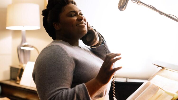 mahalia simpson feet 6