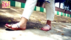 maham aamir feet 6