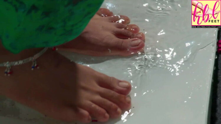 mahima makwana feet