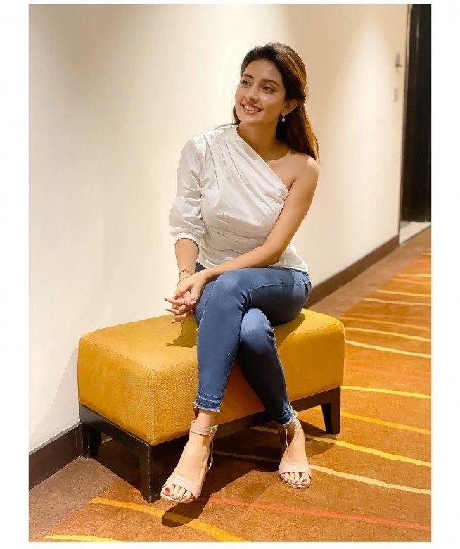 mahima nambiar feet 5