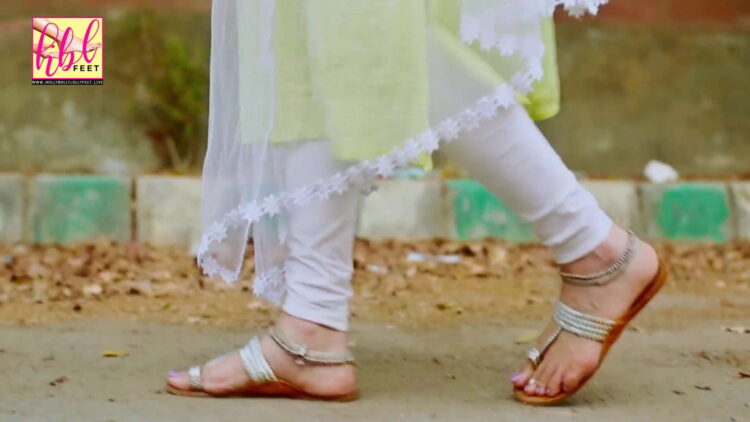 mahnoor baloch feet 1