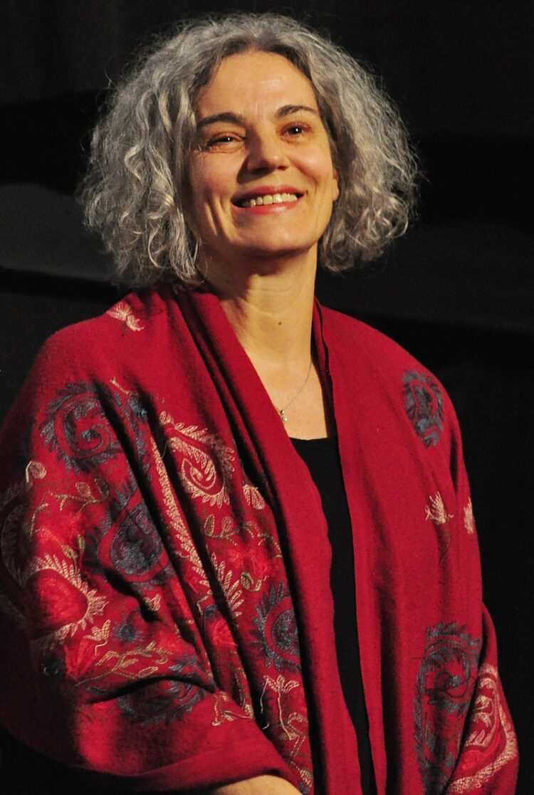 maia morgenstern feet 5