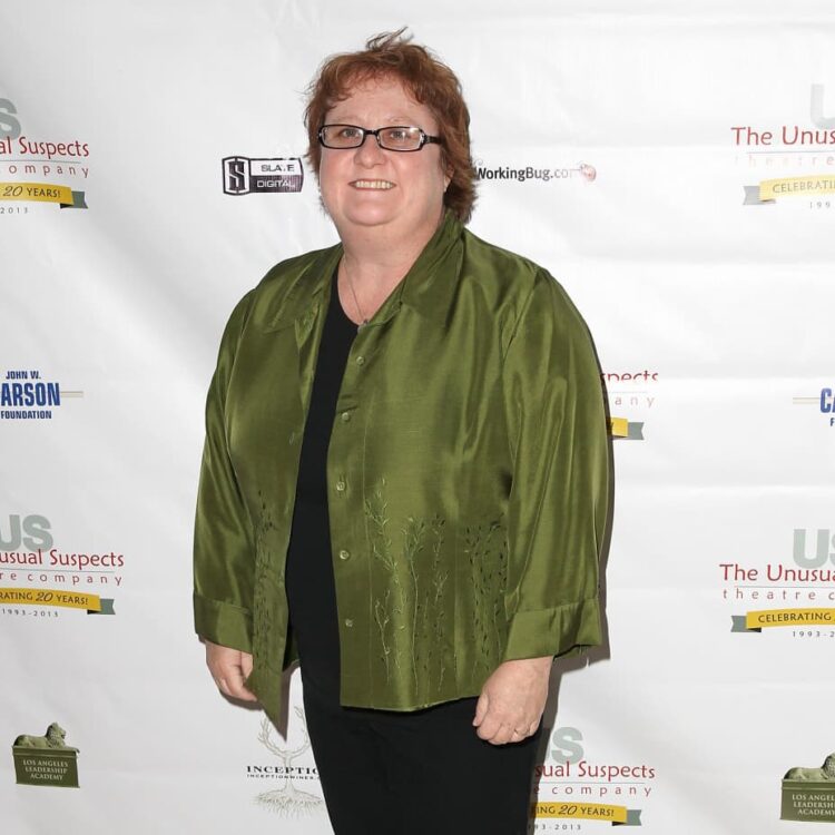 maile flanagan feet 5