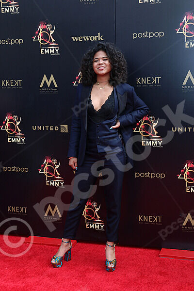 maile masako brady feet 2