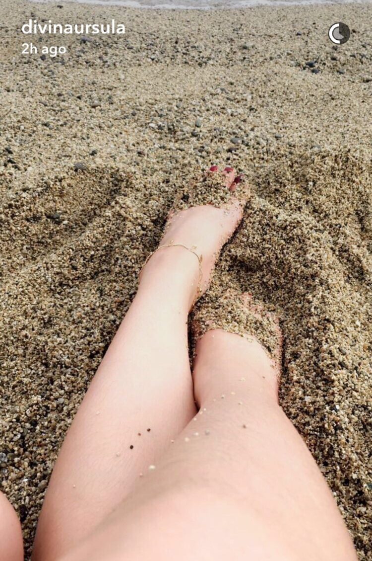 maine mendoza feet 1