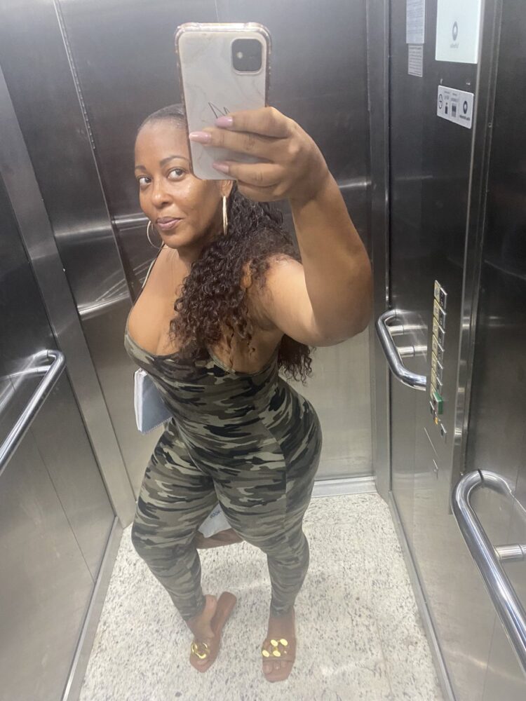 maira azevedo feet 1